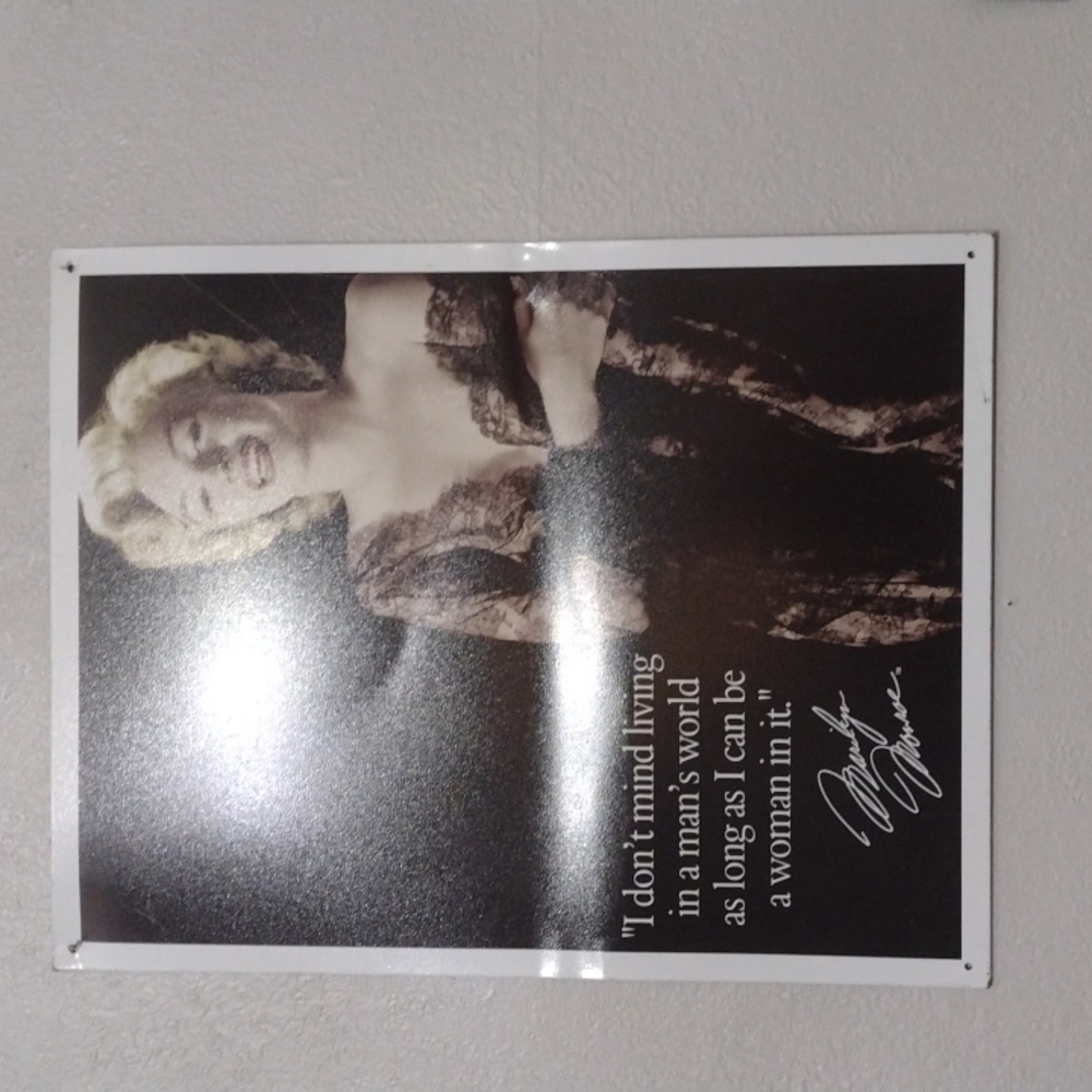 Marilyn Monroe tin sign